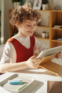 children using AI apps for better learning